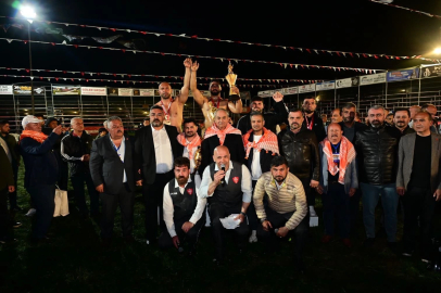 Balıkesirli güreşçi Enes Doğan Kepez’de tarih yazdı