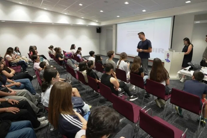 Gençler Denizli Büyükşehir ile dünyaya açıldı