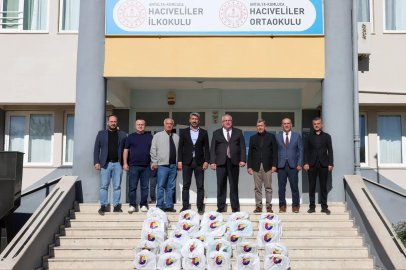 TOBB’dan Kumluca’da 525 öğrenciye ayakkabı desteği